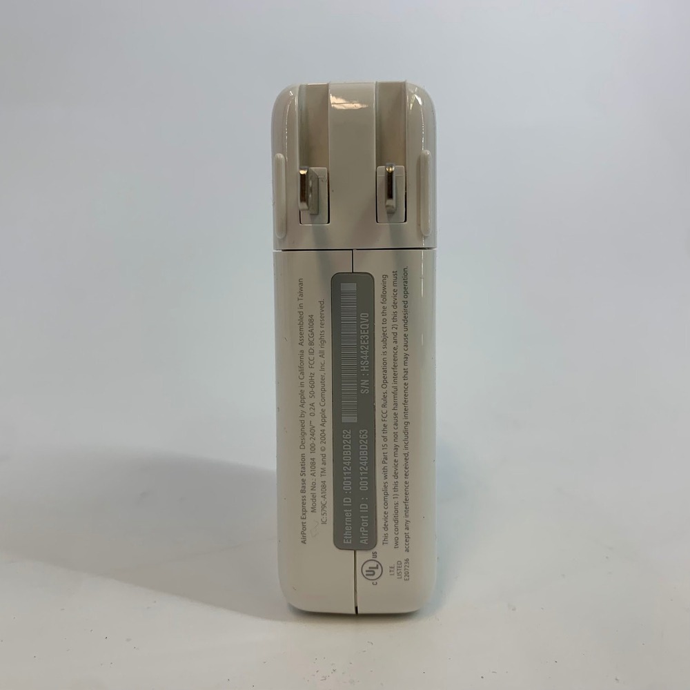 Apple AirPort Express Base Station 802.11g Wireless Router Model A1084 - Picture 3 of 11